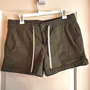 NWOT Vuori Women’s Ripstop Shorts | Size: Large | Army Green | 3.5 in. Inseam